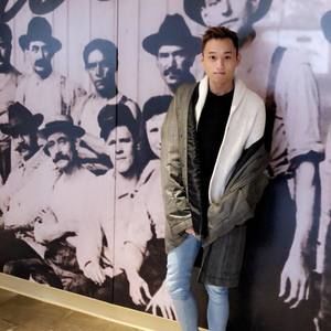 Meet your Posher, Cory